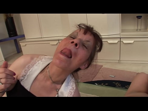 ❤️ Żewġ nanniet u nannu wieħed għandhom threesome ❤️ Vidjo porn lilna
