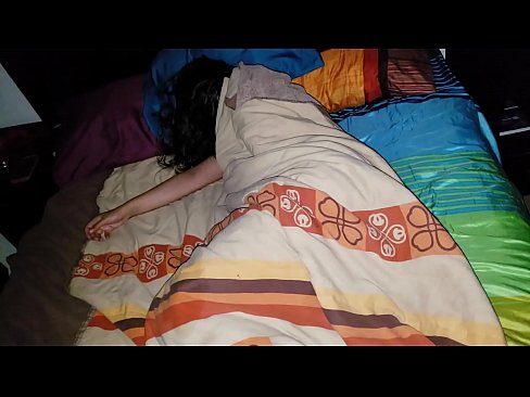 ❤️ Stepson jgħajjar lill-mara żagħżugħa tiegħu waqt li torqod. ❤️ Vidjo porn lilna