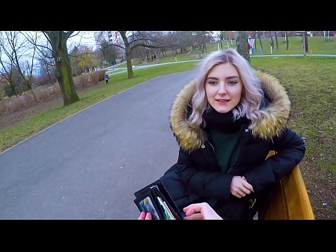 ❤️ Tibla kum sħun ta' barrani għall-flus - blowjob fil-park minn Eva Elfie ❤️ Vidjo porn lilna